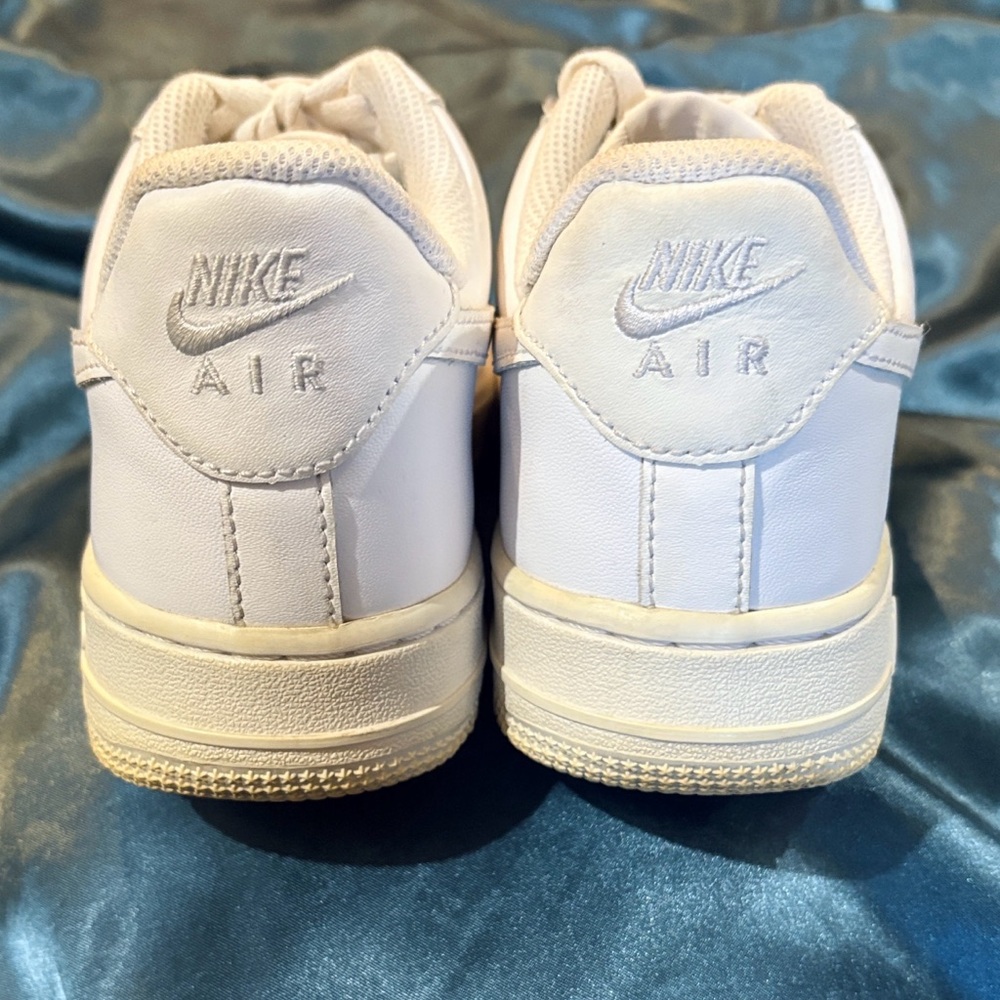Nike Air Force 1 Triple White Low Woman's Sneakers Style Number-315115-112 Sz. 7 - Picture 11 of 14